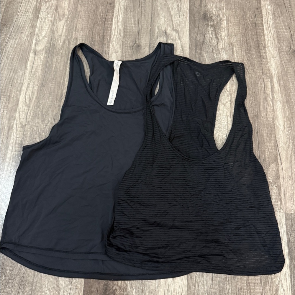 Black Sleeveless Women's Tops